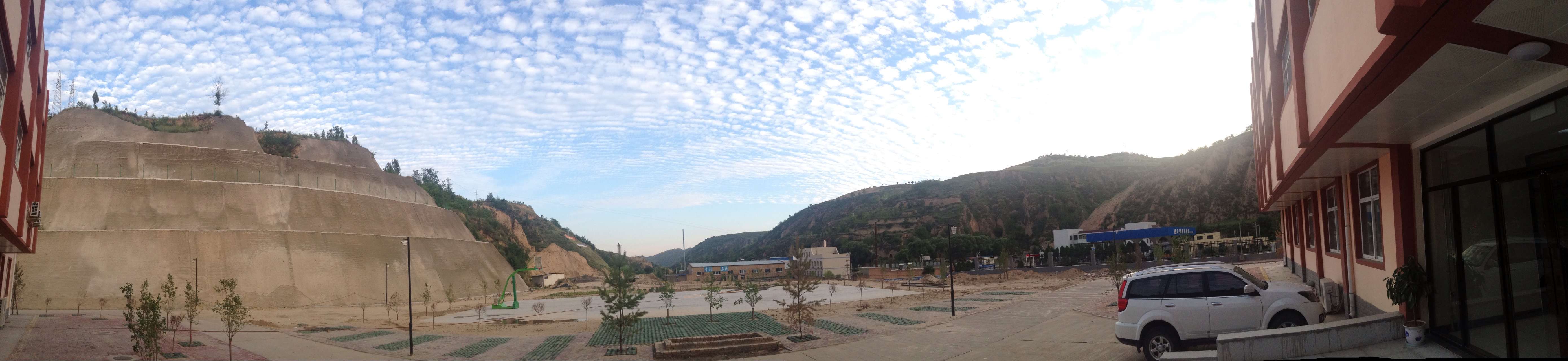 綜合樓前全景.jpg