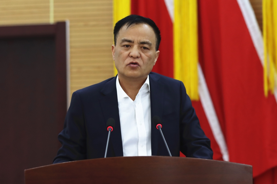 141607927638994054.jpeg 閆總.jpg